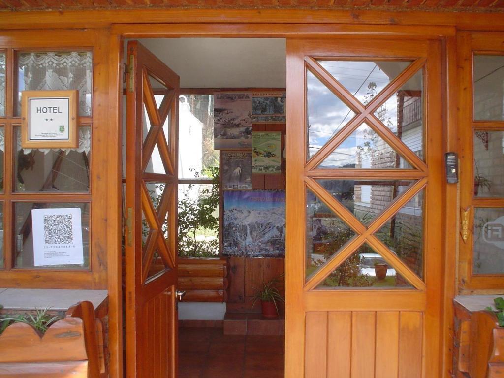 Hosteria Nuevo Pinar San Carlos de Bariloche Eksteriør bilde